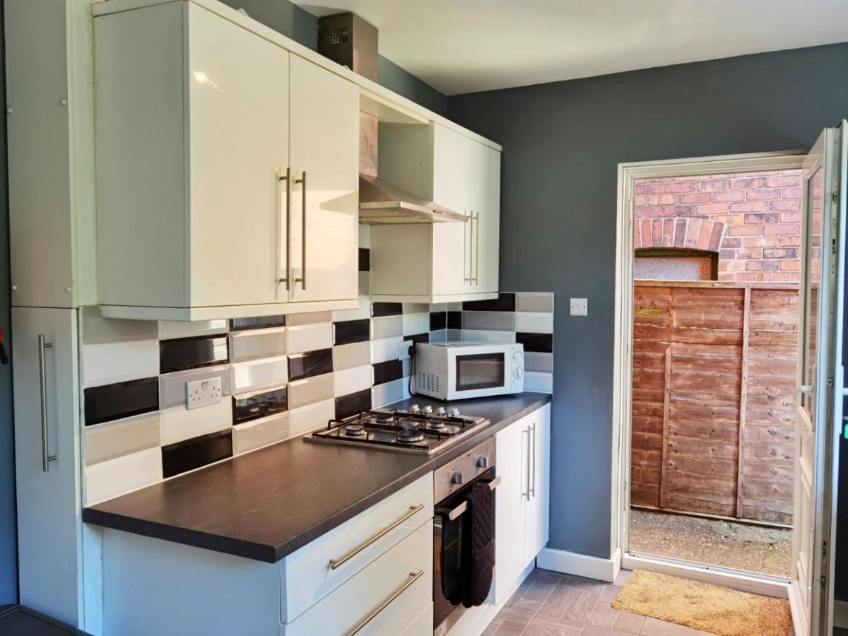 Perry Road, Beautiful Large House Available For Guests And Contractors Parking Wifi Villa Nottingham Exterior photo